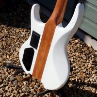 Hohner The Jack bass&nbsp;&copy;&nbsp;2026&nbsp;Guitar Angel